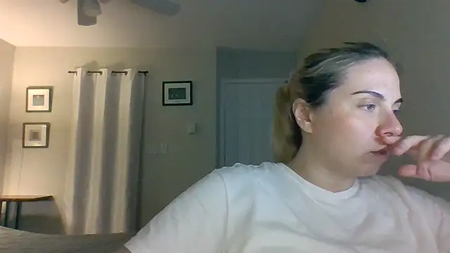 HappyIva online show from 8, 10, 2025