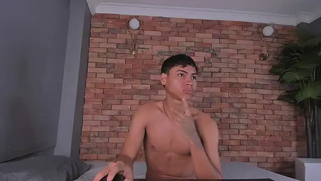 Snapshot of adam_piarse01 chatting on 27, 11, 2025 adam piarse01 online show from 27, 11, 2025