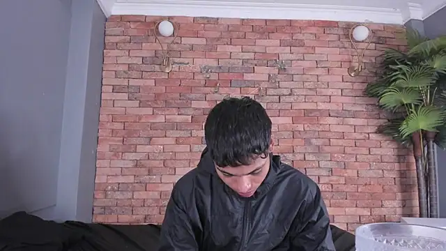 Snapshot of adam_piarse01 chatting on 21, 11, 2025 adam piarse01 online show from 21, 11, 2025