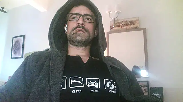 Patrickhound online show from 5, 2, 2025