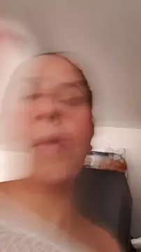 downsonMia online show from 7, 4, 2026