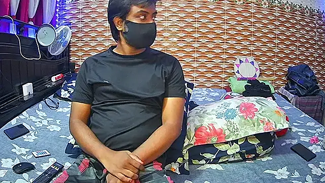 Hot Nila online show from 19, 4, 2026