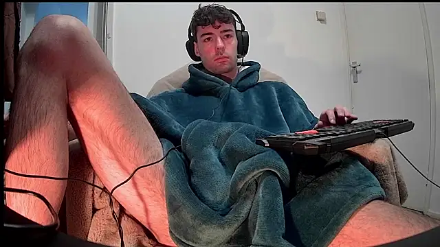 Snapshot of onesieboyx chatting on 3, 1, 2025 onesieboyx online show from 3, 1, 2025