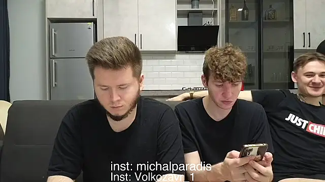 Snapshot of michael_sexdevil chatting on 18, 4, 2026 michael sexdevil online show from 18, 4, 2026