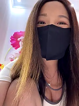 SSSniang- online show from 14, 10, 2025