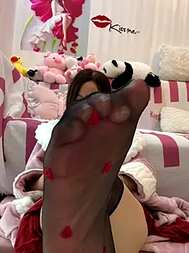 SSSniang- online show from 3, 11, 2025