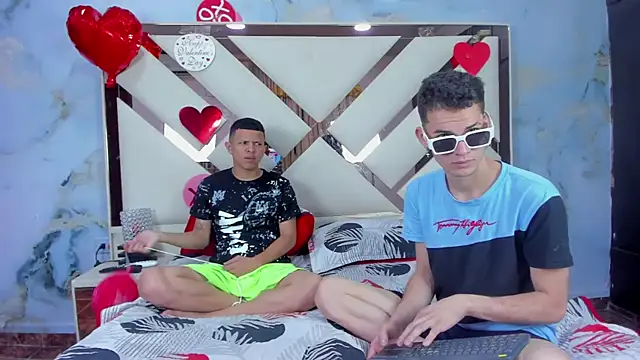 Sex menshot online show from 1, 2, 2025