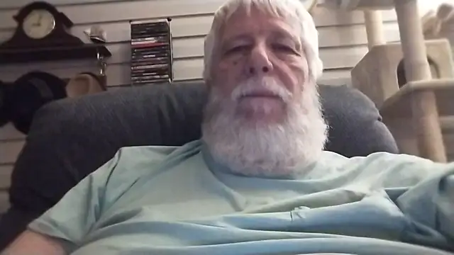 Snapshot of Futura_intx chatting on 8, 7, 2026 Futura intx online show from 8, 7, 2026