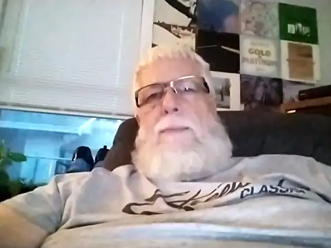 Snapshot of Futura_intx chatting on 14, 9, 2025 Futura intx online show from 14, 9, 2025