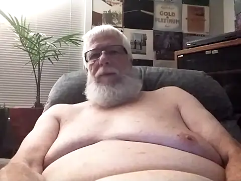 Snapshot of Futura_intx chatting on 4, 10, 2025 Futura intx online show from 4, 10, 2025