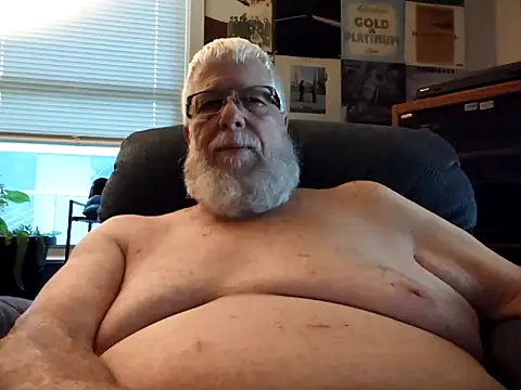 Snapshot of Futura_intx chatting on 10, 9, 2025 Futura intx online show from 10, 9, 2025