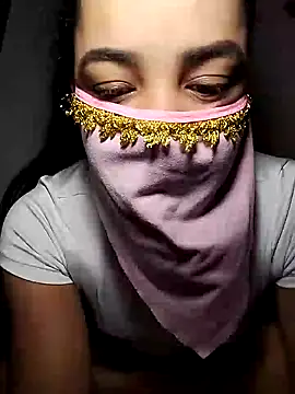 lucianamorales online show from 6, 2, 2025