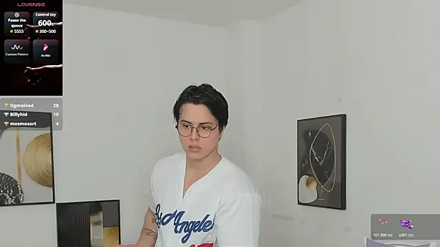 Snapshot of Thom_Ohtani chatting on 21, 7, 2026 Thom Ohtani online show from 21, 7, 2026