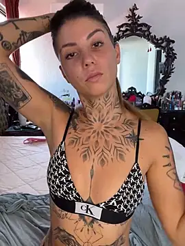 Izy cute  online show from 10, 9, 2025