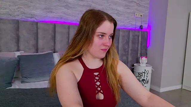 Snapshot of EllieGarson chatting on 13, 3, 2025 EllieGarson online show from 13, 3, 2025