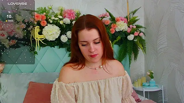 Snapshot of EllieGarson chatting on 5, 10, 2025 EllieGarson online show from 5, 10, 2025