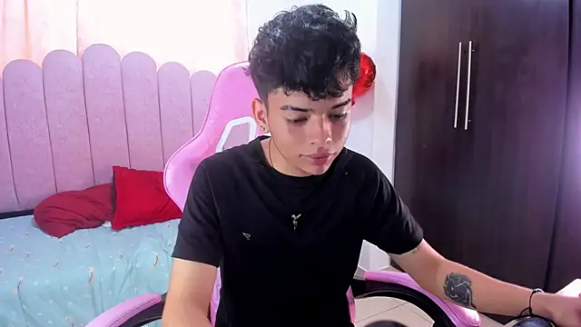 angelyoung18 online show from 6, 3, 2025