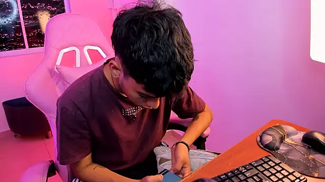 angelyoung18 online show from 1, 3, 2025