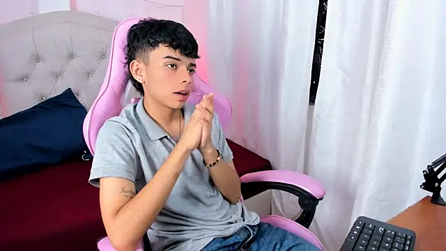 angelyoung18 online show from 17, 1, 2025