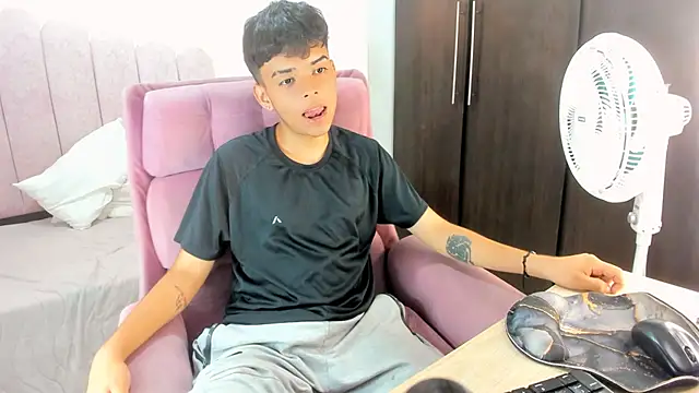 angelyoung18 online show from 20, 3, 2025