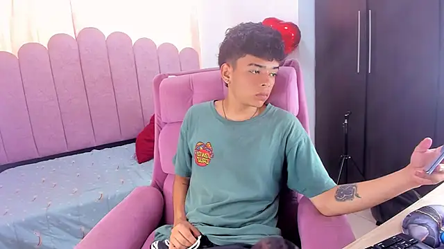 angelyoung18 online show from 5, 3, 2025