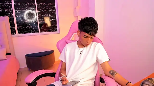 angelyoung18 online show from 25, 2, 2025