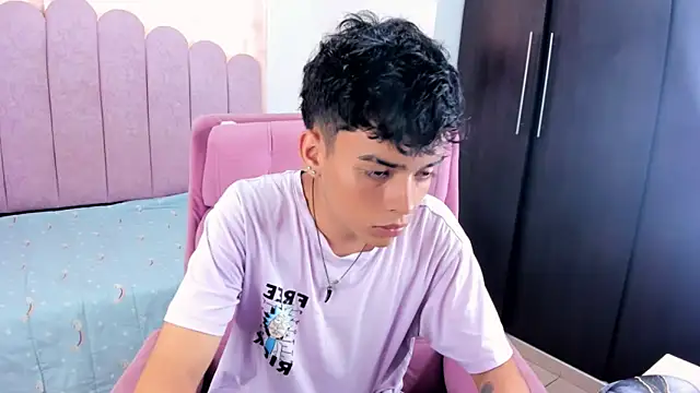 angelyoung18 online show from 3, 3, 2025