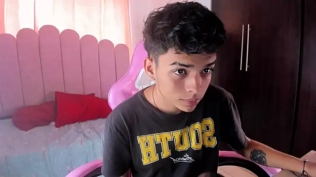 angelyoung18 online show from 7, 3, 2025