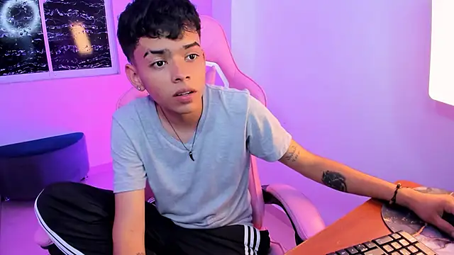 angelyoung18 online show from 20, 2, 2025