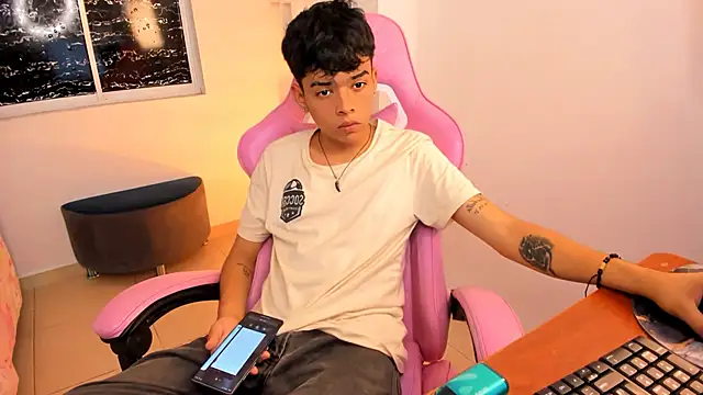 angelyoung18 online show from 13, 2, 2025