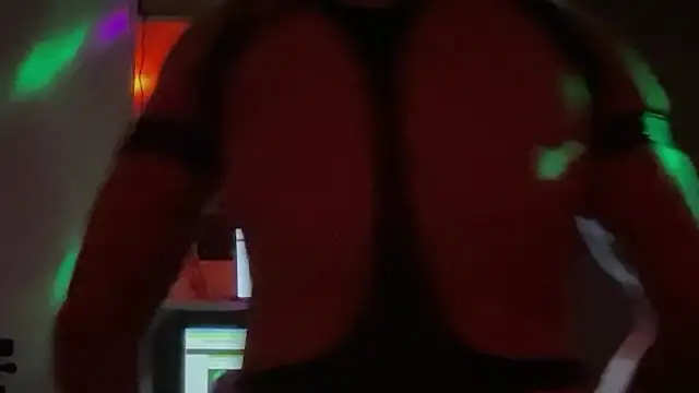 Snapshot of FoxxMiky7447 chatting on 3, 5, 2026 FoxxMiky7447 online show from 3, 5, 2026