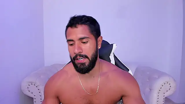 Santiago huntt online show from 17, 10, 2025