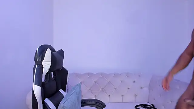 Santiago huntt online show from 5, 12, 2025