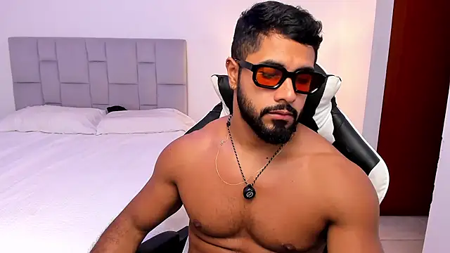 Santiago huntt online show from 9, 4, 2026