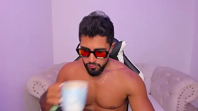 Santiago huntt online show from 12, 3, 2026