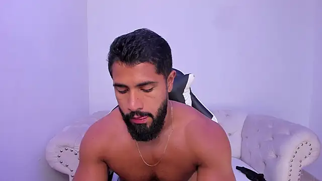 Santiago huntt online show from 18, 11, 2025