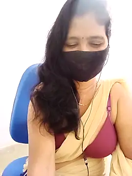 Snapshot of Lucky-Deepthi chatting on 21, 11, 2025 Lucky-Deepthi online show from 21, 11, 2025