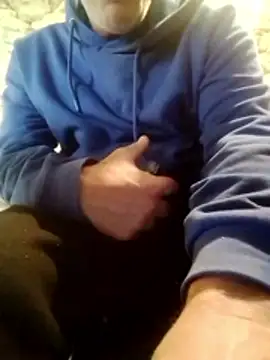 Snapshot of aigledauphin chatting on 28, 10, 2025 aigledauphin online show from 28, 10, 2025