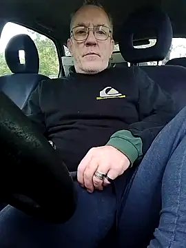 Snapshot of aigledauphin chatting on 13, 10, 2025 aigledauphin online show from 13, 10, 2025