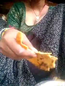 Amaya Bajwa online show from 6, 10, 2025
