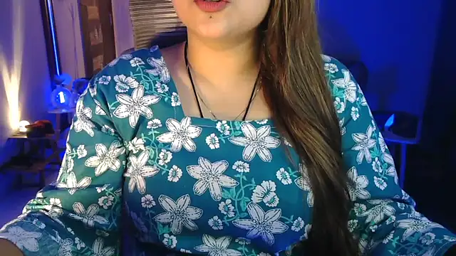 Snapshot of Mitikaa chatting on 24, 5, 2026 Mitikaa online show from 24, 5, 2026