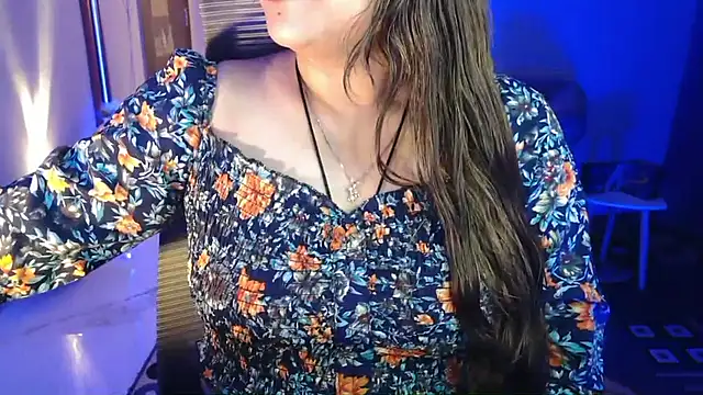 Snapshot of Mitikaa chatting on 18, 5, 2026 Mitikaa online show from 18, 5, 2026