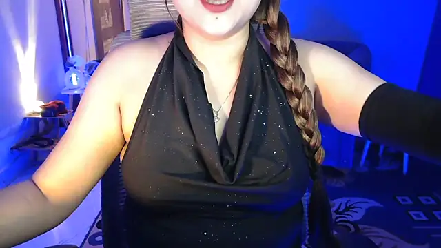 Snapshot of Mitikaa chatting on 17, 5, 2026 Mitikaa online show from 17, 5, 2026