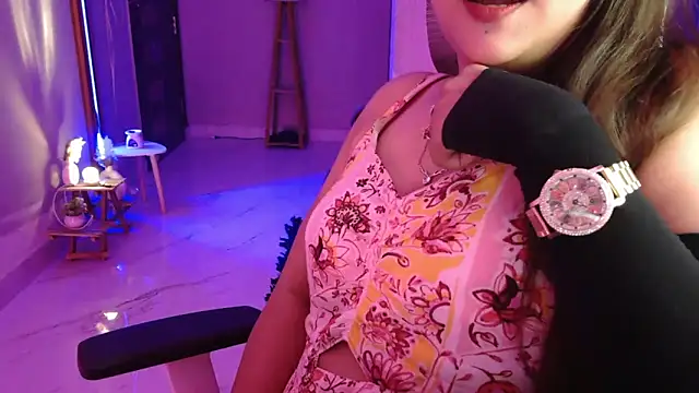 Snapshot of Mitikaa chatting on 26, 10, 2025 Mitikaa online show from 26, 10, 2025