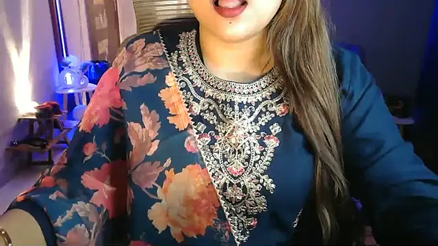 Snapshot of Mitikaa chatting on 15, 5, 2026 Mitikaa online show from 15, 5, 2026