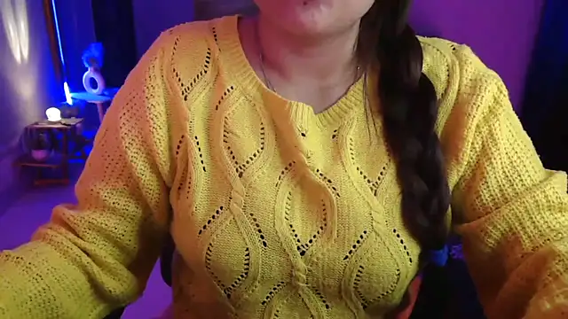 Snapshot of Mitikaa chatting on 18, 11, 2025 Mitikaa online show from 18, 11, 2025