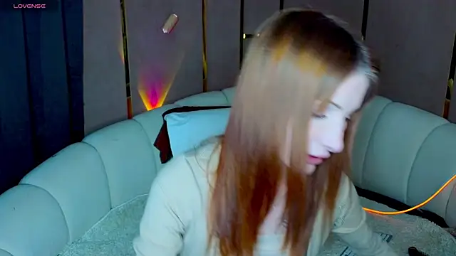 Snapshot of emilytrays chatting on 27, 5, 2026 emilytrays online show from 27, 5, 2026