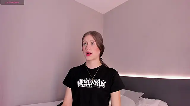 Snapshot of sara__jones_gh chatting on 14, 10, 2025 sara jones gh online show from 14, 10, 2025