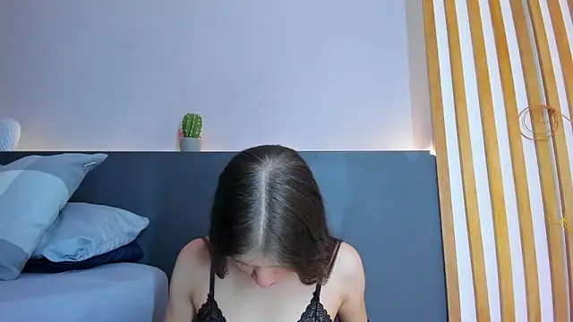 Snapshot of sara__jones_gh chatting on 18, 9, 2025 sara jones gh online show from 18, 9, 2025