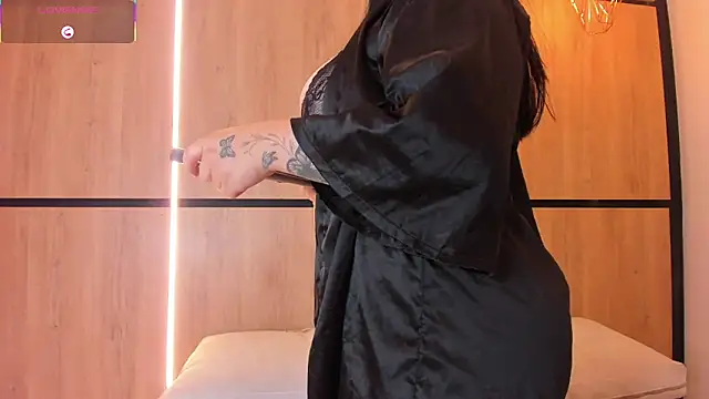 ashlyn parker online show from 26, 11, 2025